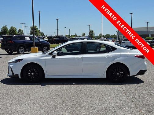 Ice Cap 2025 Toyota Camry SE