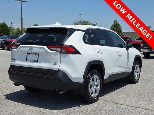 2023 Toyota RAV4 LE