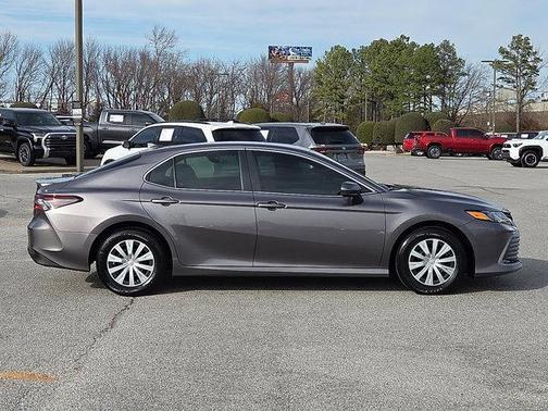 2024 Toyota Camry Hybrid LE
