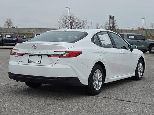 Ice 2026 Toyota Camry LE