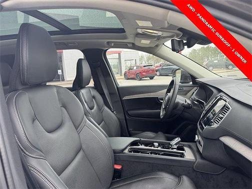 2024 Volvo XC90 B6 Ultimate Bright Theme 7-Seater