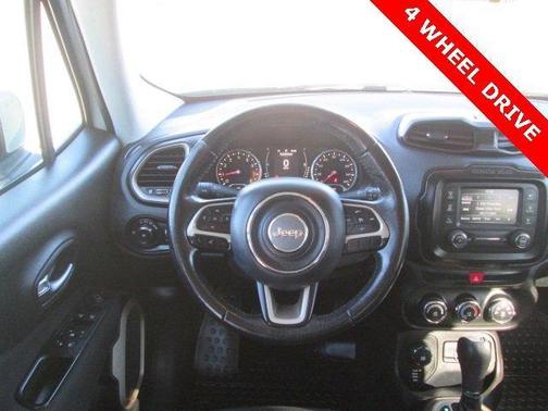Photo 4 of 24 of 2017 Jeep Renegade Latitude