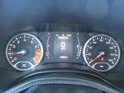 Photo 3 of 26 of 2017 Jeep Renegade Latitude
