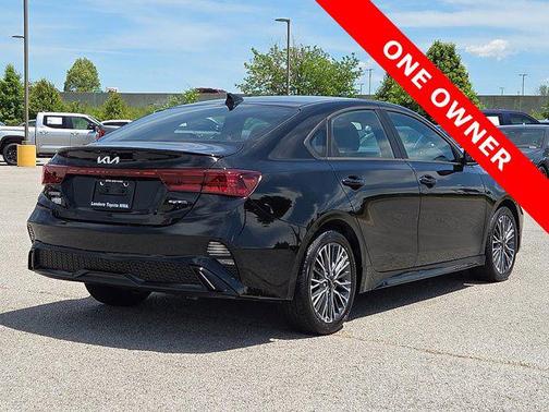 Aurora Black 2024 Kia Forte GT-Line