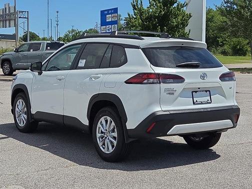 Wind Chill Pearl 2026 Toyota Corolla Cross LE