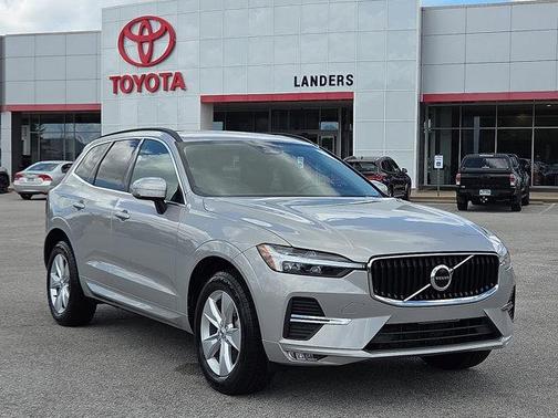 2022 Volvo XC60 B5 Momentum