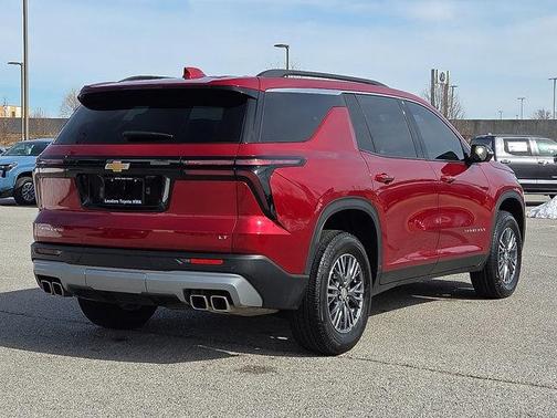 2024 Chevrolet Traverse LT