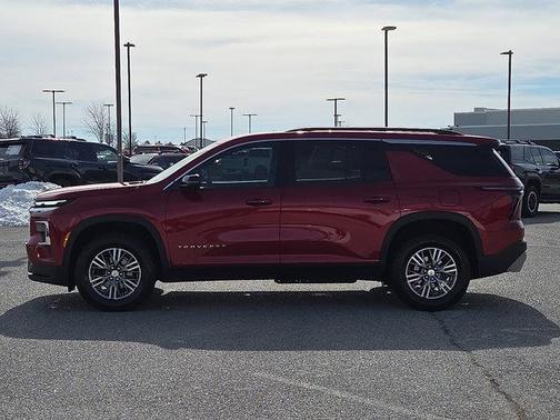 2024 Chevrolet Traverse LT