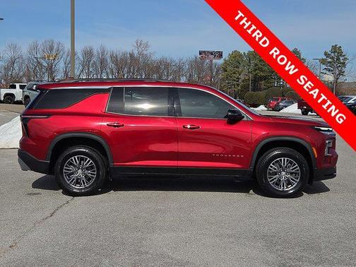 2024 Chevrolet Traverse LT