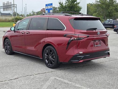 2022 Toyota Sienna XSE 7 Passenger