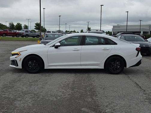 2025 Kia K5 LXS