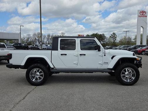 Bright White Clearcoat 2020 Jeep Gladiator Overland