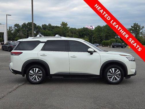 2024 Nissan Pathfinder SL FWD