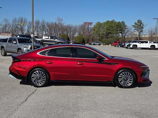 2024 Hyundai SONATA Hybrid Limited