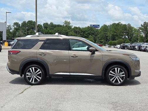 2024 Nissan Pathfinder Platinum 4WD