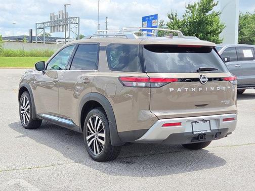 2024 Nissan Pathfinder Platinum 4WD