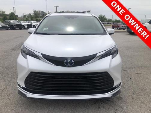2024 Toyota Sienna XLE