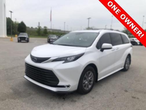 2024 Toyota Sienna XLE