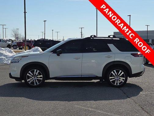 2023 Nissan Pathfinder Platinum 4WD