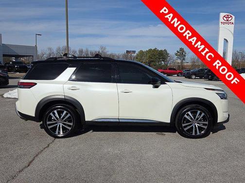 2023 Nissan Pathfinder Platinum 4WD