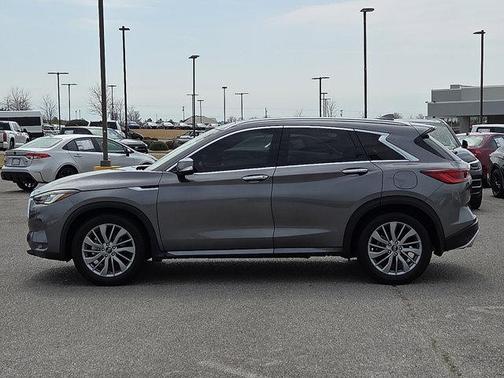2023 INFINITI QX50 LUXE