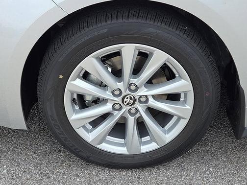 Classic Silver Metallic 2026 Toyota Corolla SE