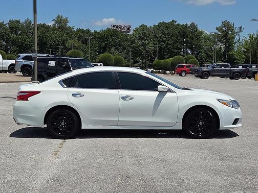 Glacier White 2017 Nissan Altima 2.5 S