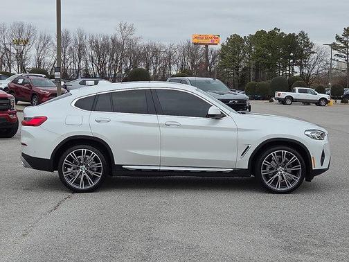 2025 BMW X4 xDrive30i