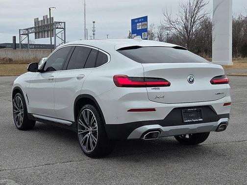 2025 BMW X4 xDrive30i