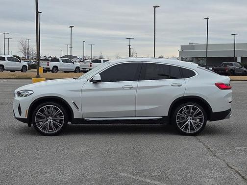 2025 BMW X4 xDrive30i