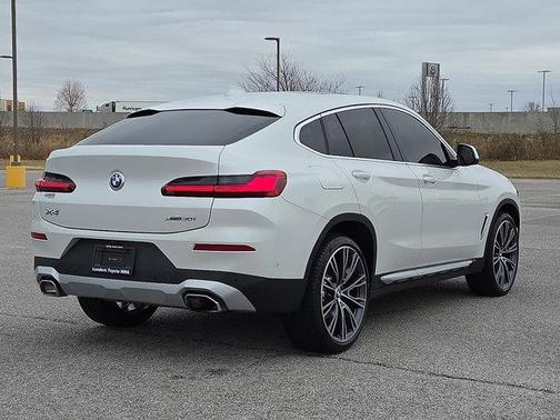 2025 BMW X4 xDrive30i