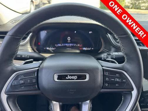 2022 Jeep Grand Cherokee L Laredo
