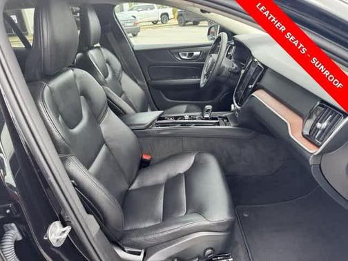 2024 Volvo V60 Cross Country B5 Plus