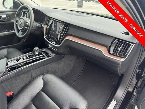 2024 Volvo V60 Cross Country B5 Plus