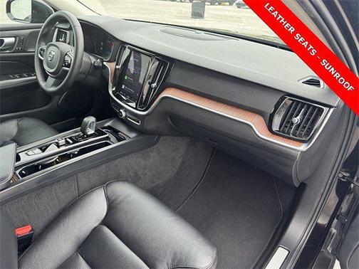 2024 Volvo V60 Cross Country B5 Plus