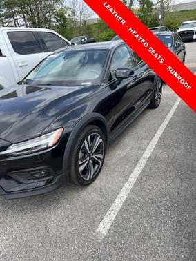2024 Volvo V60 Cross Country B5 Plus