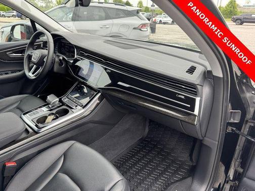 2023 Audi Q7 45 Premium Plus