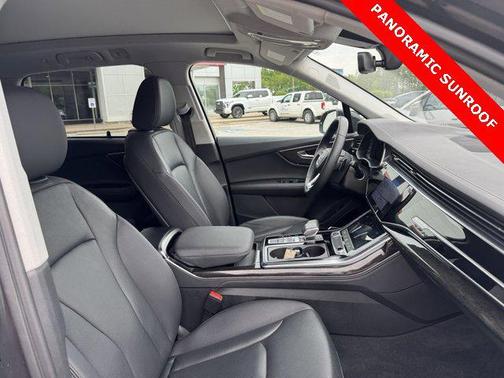 2023 Audi Q7 45 Premium Plus