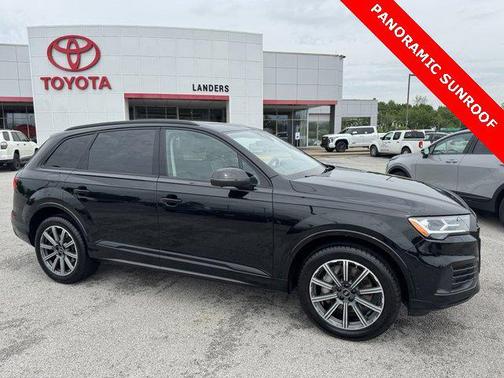 2023 Audi Q7 45 Premium Plus