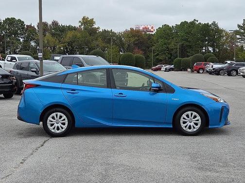 2020 Toyota Prius LE