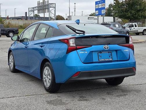 2020 Toyota Prius LE