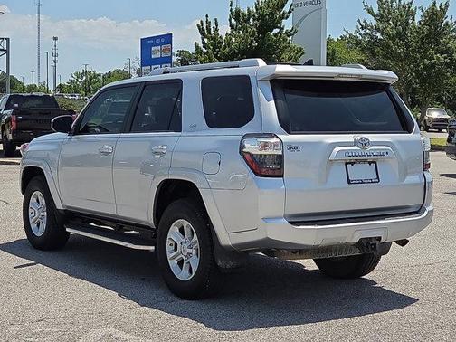 Classic Silver Metallic 2017 Toyota 4Runner SR5