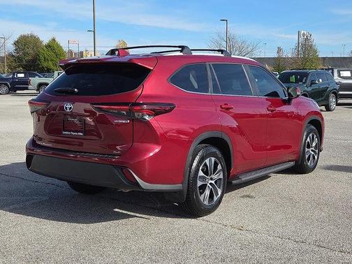 2024 Toyota Highlander Hybrid XLE