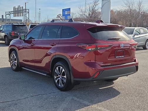 2024 Toyota Highlander Hybrid XLE