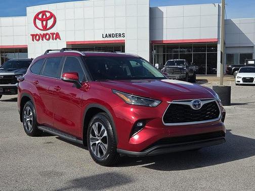 2024 Toyota Highlander Hybrid XLE