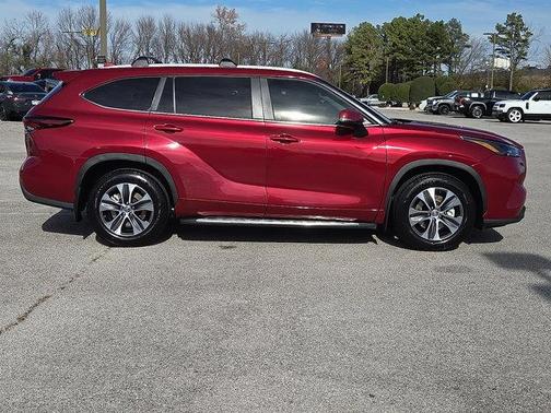 2024 Toyota Highlander Hybrid XLE