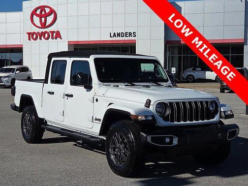 2024 Jeep Gladiator Sport S