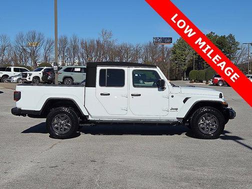 2024 Jeep Gladiator Sport S