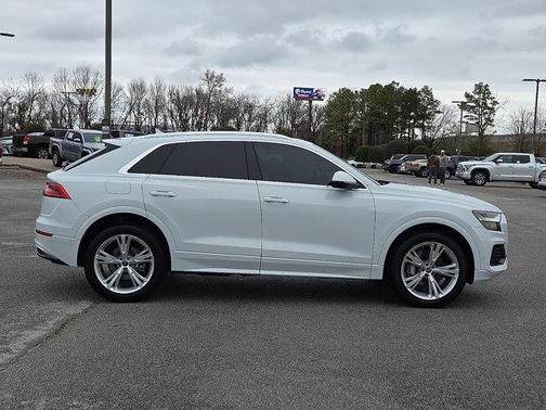 2023 Audi Q8 55 Premium