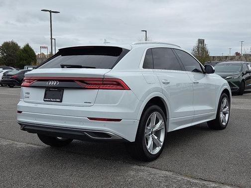 2023 Audi Q8 55 Premium